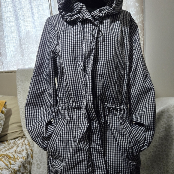 A new day rain jacket - Picture 2 of 3